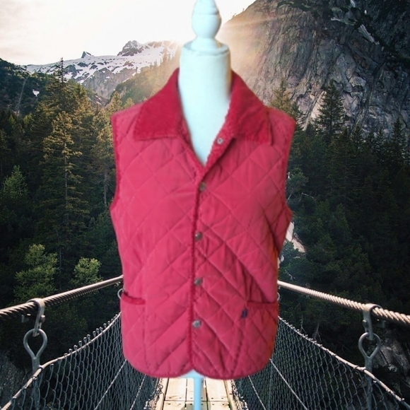 Vtg. Red Vest Chavarari Germany Bavarian quilted vest corduroy collar sz S - Picture 12 of 13